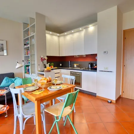 2-bedroom Lakeview Bella Gaeta Apartment San Siro (Lombardy)