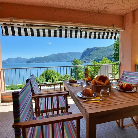 Apartament 2-bedroom Lakeview Bella Gaeta