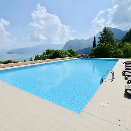 Apartamento 2-bedroom Lakeview Bella Gaeta