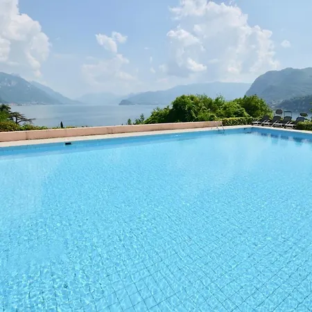 2-bedroom Lakeview Bella Gaeta