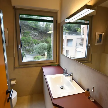 2-bedroom Lakeview Bella Gaeta *